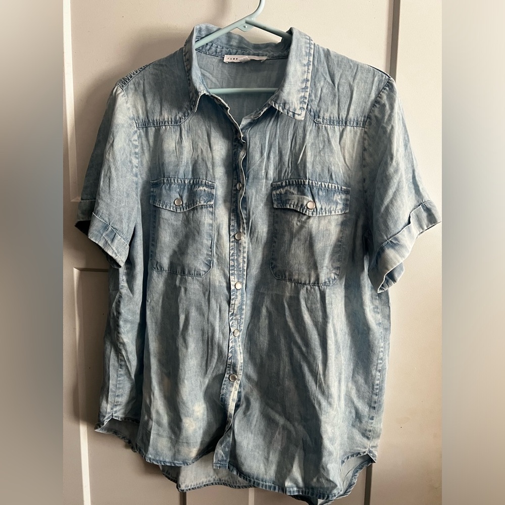 Jane And Delancey denim button down size Large